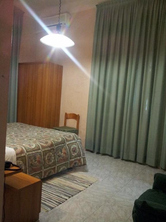 Hotel Acapulco Milán Habitación foto